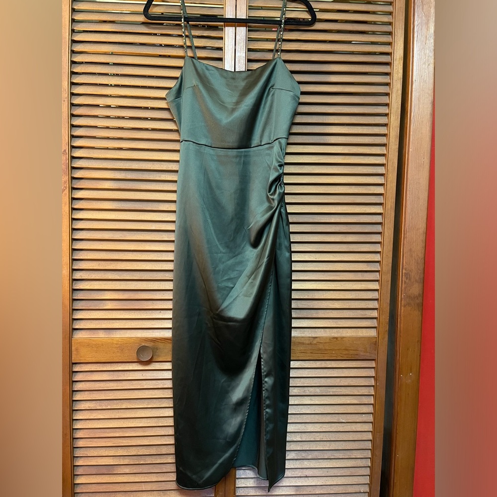 Elegant Green Silky Midi Dress